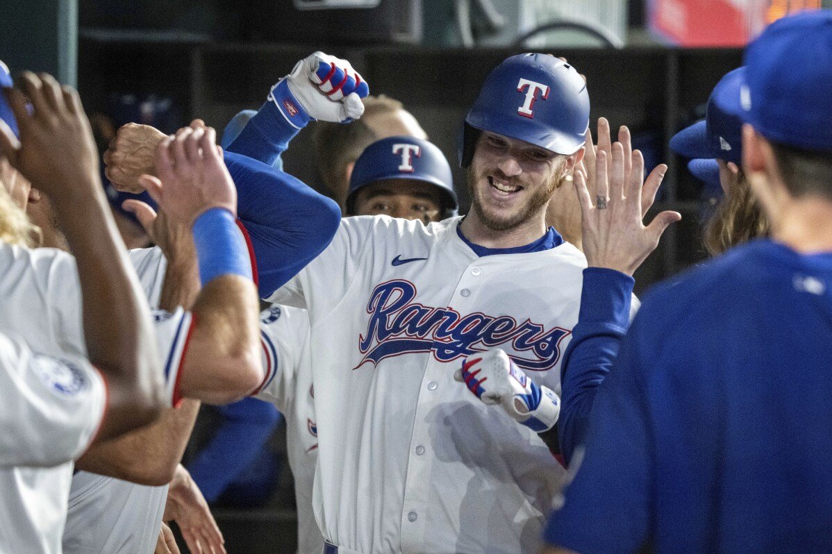 Heim, Taveras homer back-to-back to erase deficit in 4th as Rangers beat Red Sox 7-4